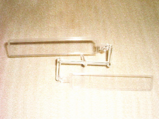 カーオーディオ部品